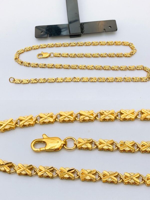 Imported chain in fine quality length 18 inches