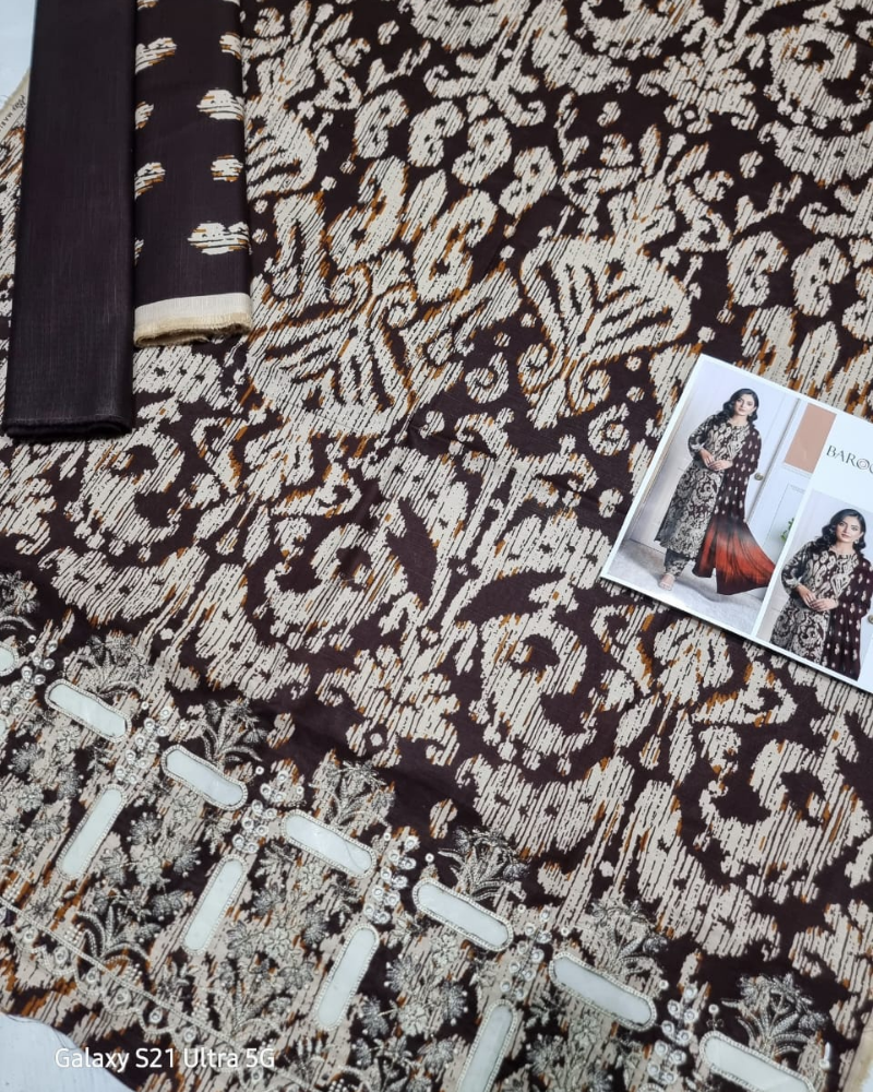 Khaddar Printed 3-Piece Suit - Image 7