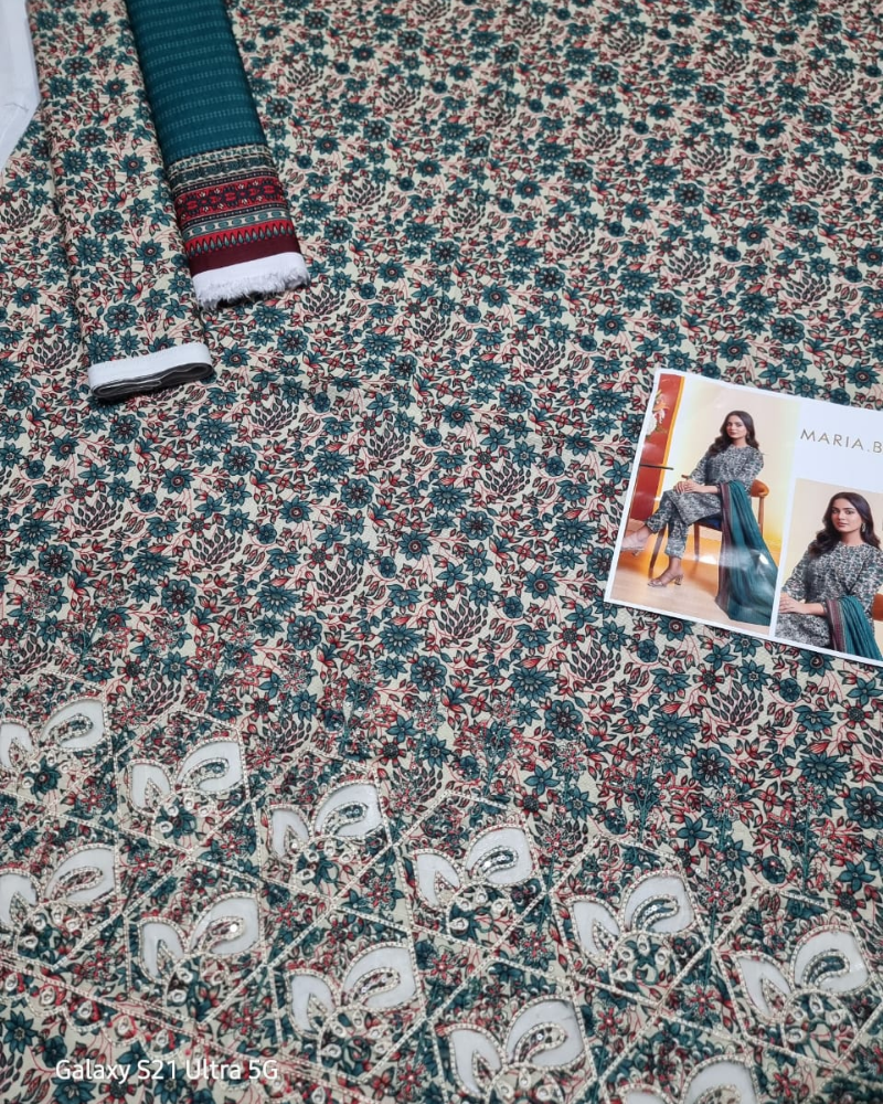 Khaddar Printed 3-Piece Suit - Image 4